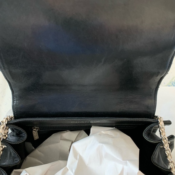 CHANEL Vintage Chocolate Bar Shoulder Bag Black & Cream Good Condition - Picture 9 of 14